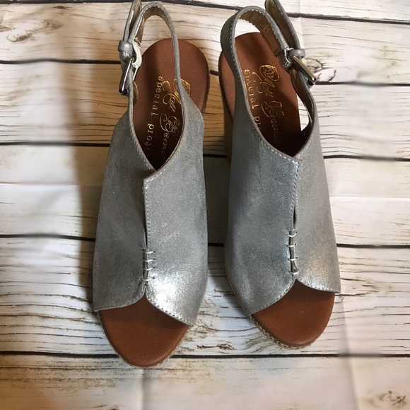 Matt Bernson Shoes - Matt Bernson Special Project Slingback Wedges